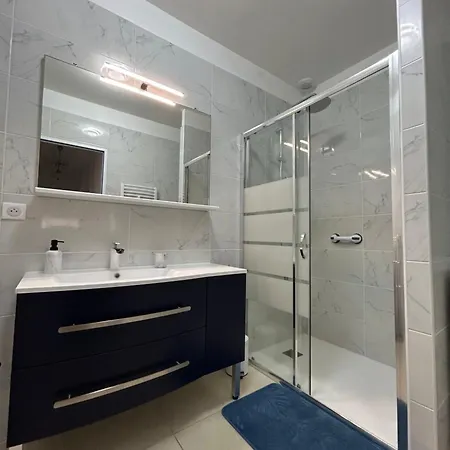 Holiday home Mirabelle 4 Personnes Chateauneuf-de-Gadagne